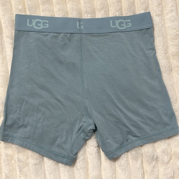 UGG Alexiah Boy Short - Picture 5 of 5